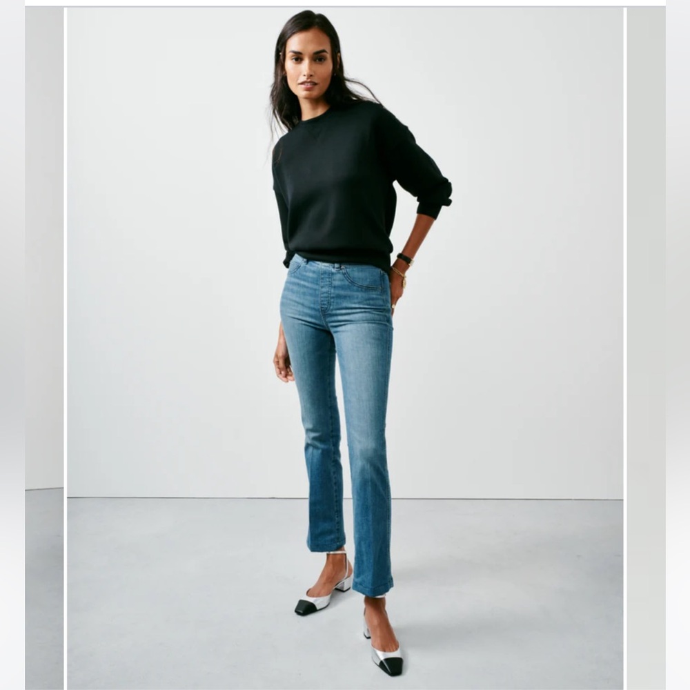NWT SPANX everywear kick flare jeans in vintage indigo